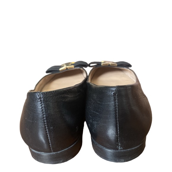 Tory Burch Black Leather Almond Toe Flats Size 7 Gold Logo Detail Grosgrain Bow - Picture 5 of 7